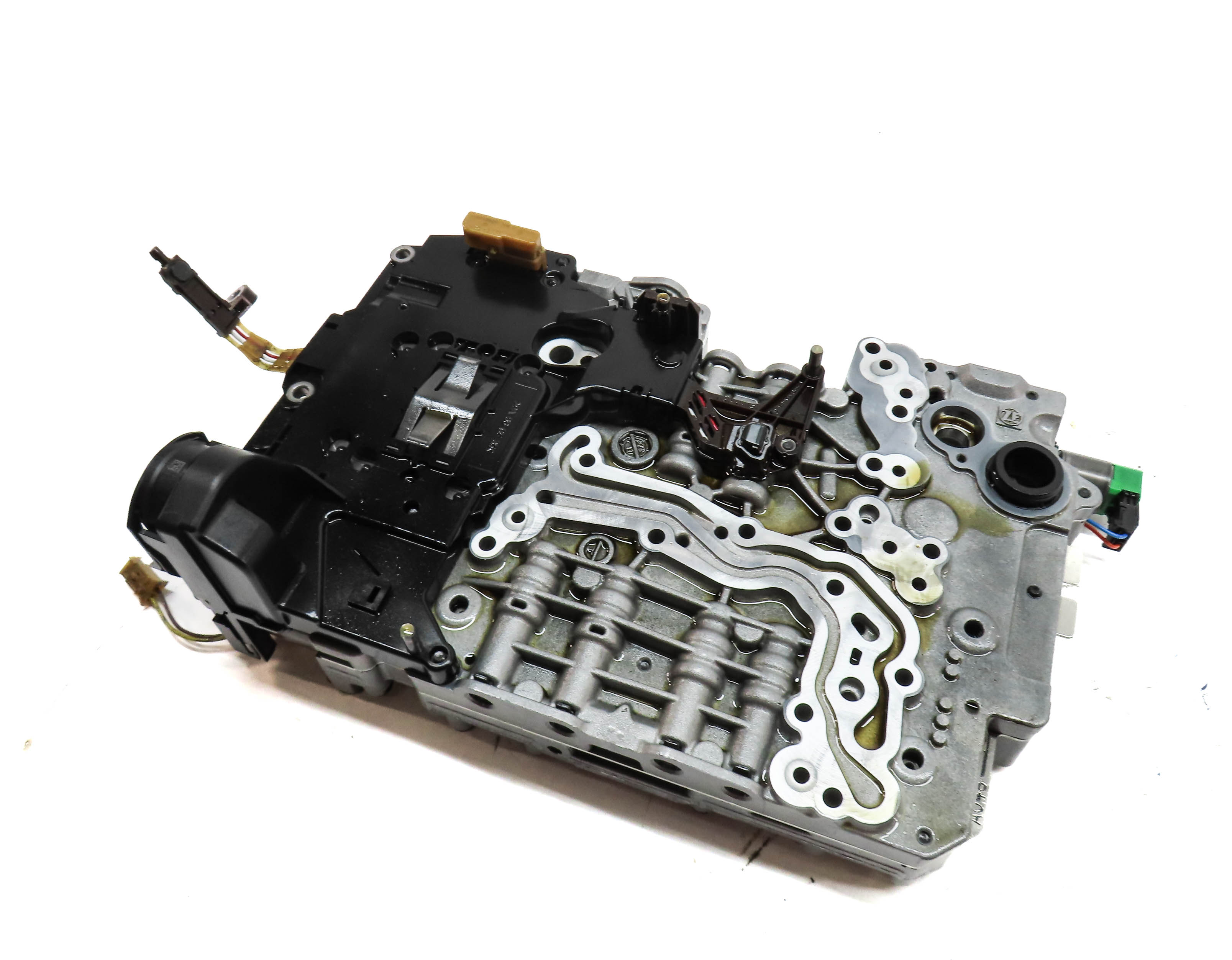 13-19 BMW 550i 550iGT 650i 750i (F01 F02 F10) RWD 8HP70 TRANSMISSION VALVE BODY — exact item pictured